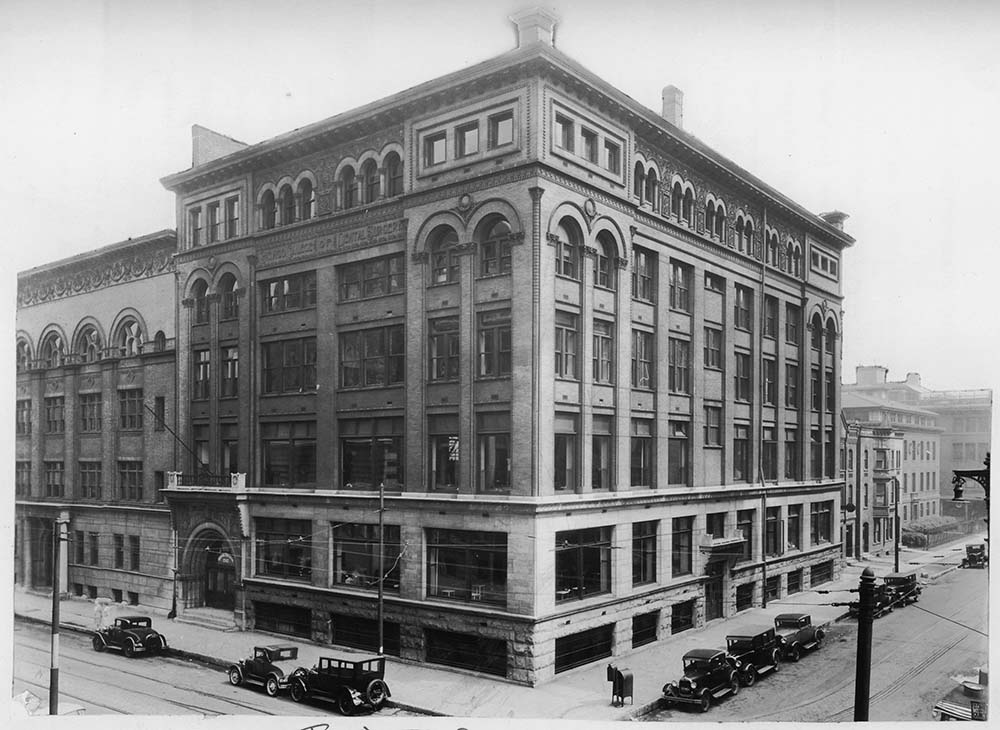 Original building of the Chicago College of Dental Surgery