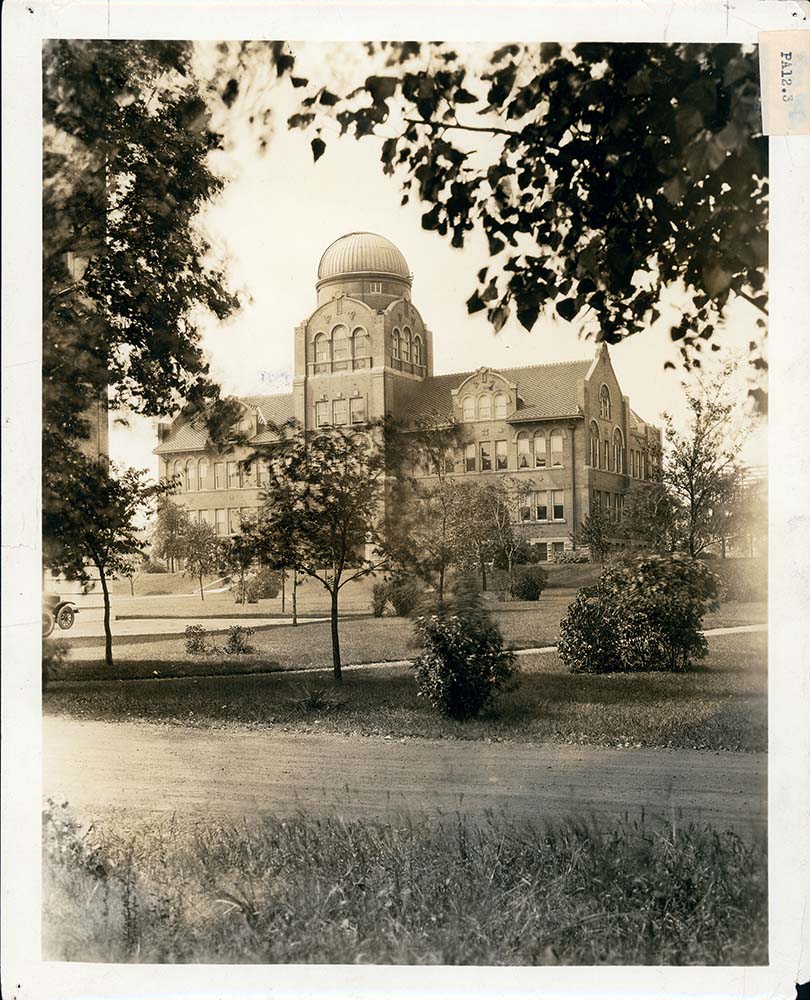 Exterior view of Cudahy Science Hall on Lake Shore Campus soon after its construction in 1912