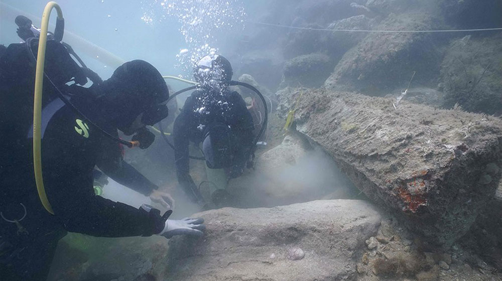 Loyola alum lectures on shipwreck excavation in Sicily