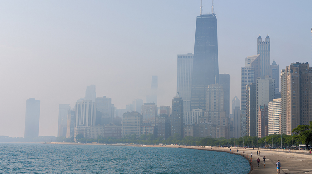 Hazy air over the Chicago skyline