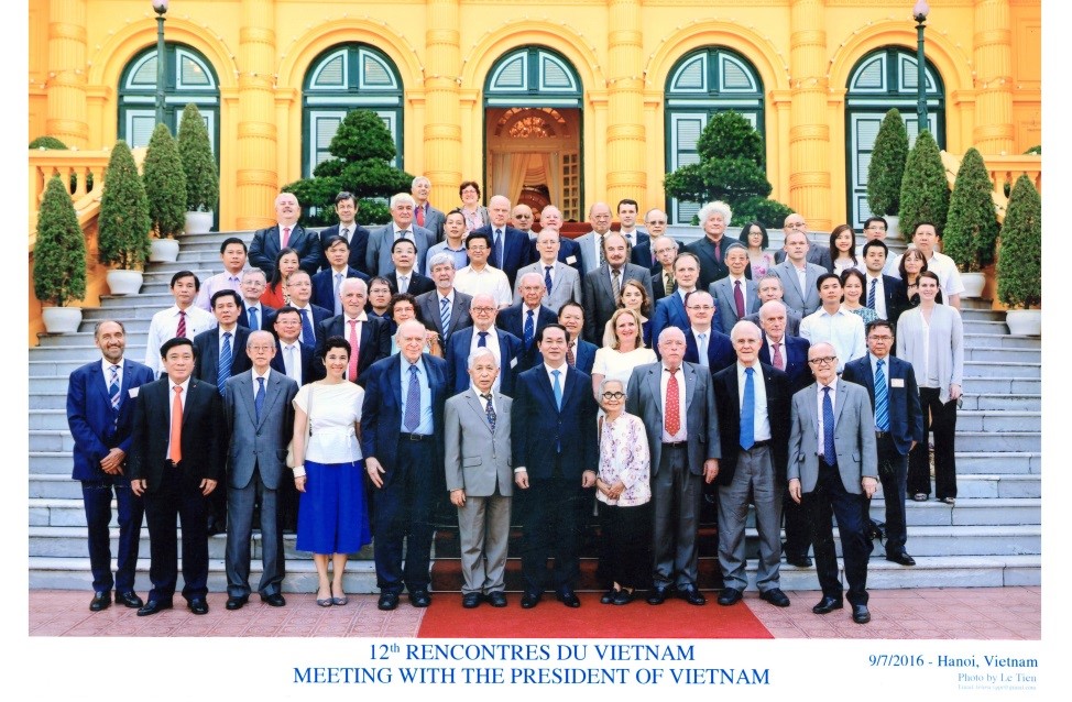 The Vietnamese Ministry of Science and Technology invited Hoang and 200 scientists to a conference on “Fundamental Science and Society” where they met with the country's president to deliver recommendations to the presidential palace in Hanoi.