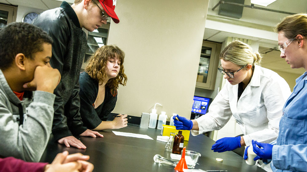 crime-lab-substances-500-280 crime-lab-substances-500-280
