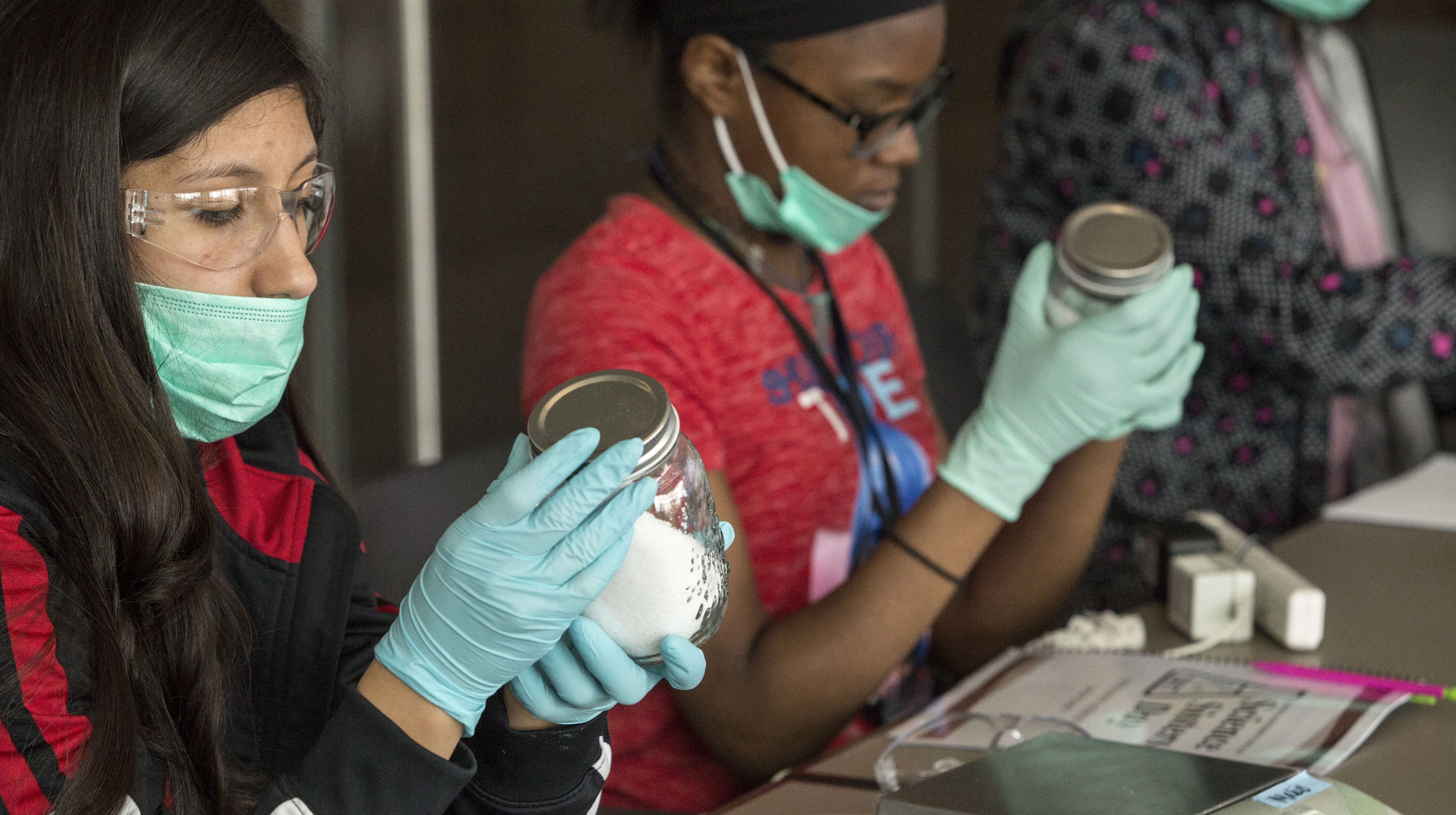 WINS Encourages Girls to Pursue Science | Loyola University Chicago